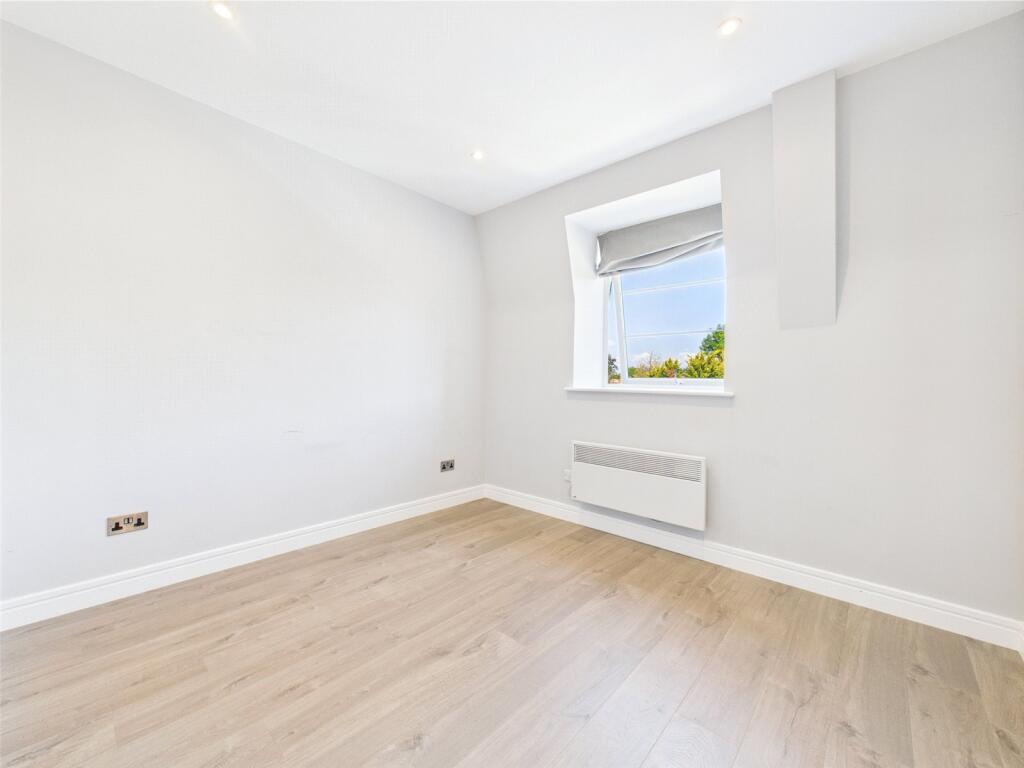 Apartment in Twickenham - More