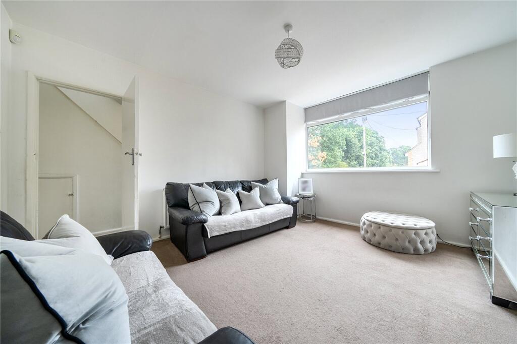 House in Dartford - More