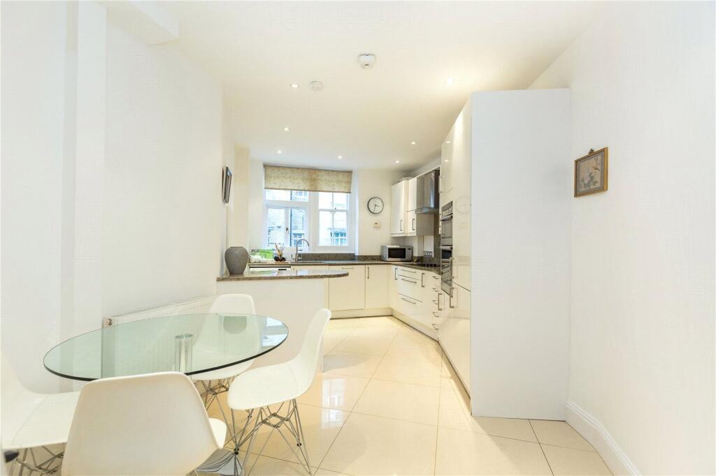 Main image of property: Clarence Gate Gardens,
Glentworth Street, NW1