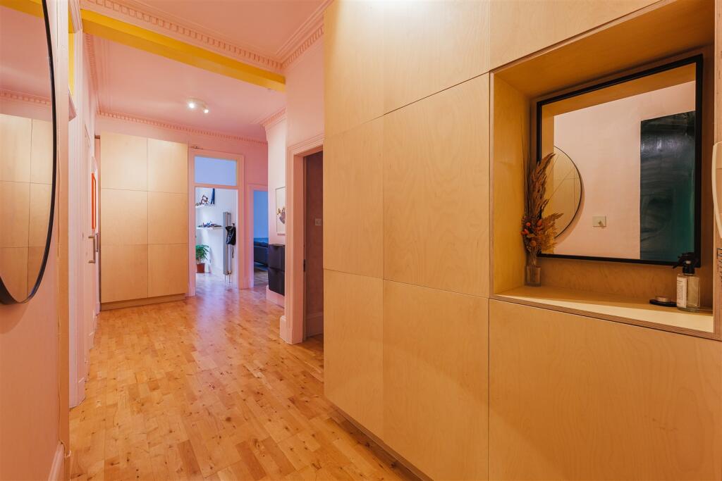 1/1 6 Barrington Drive, Woodlands, G4 9DT photo 4