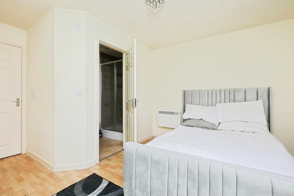 Apartment in Derby - View 5