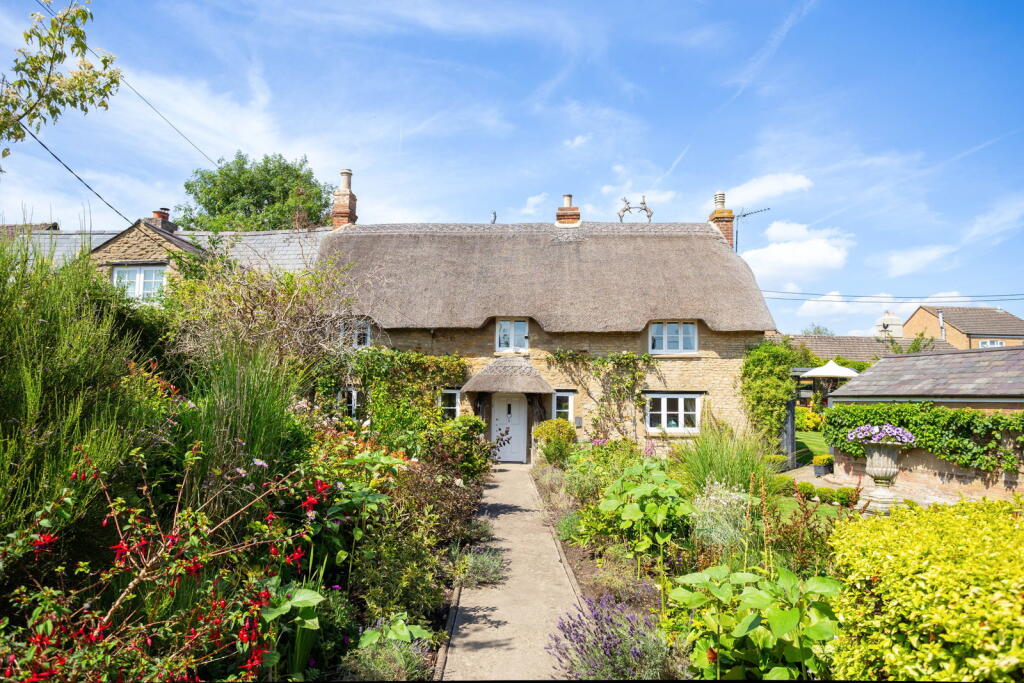 Main image of property: Sam's Hill Cottage, Middle Barton, Oxfordshire, OX7