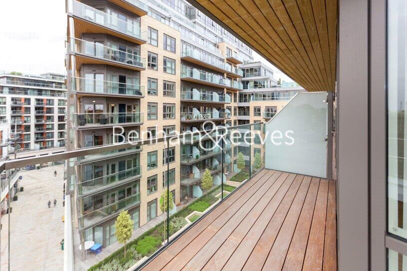 Apartment in Ealing, Dickens Yard, Park Royal - More