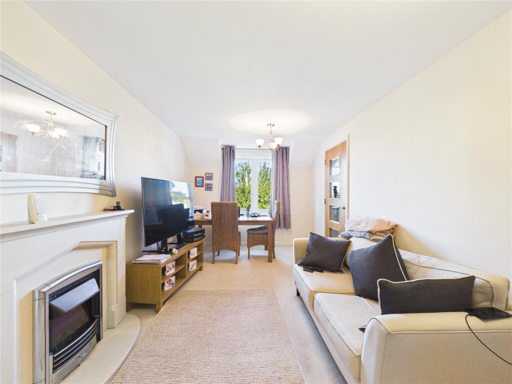 Apartment in Bristol - View 3