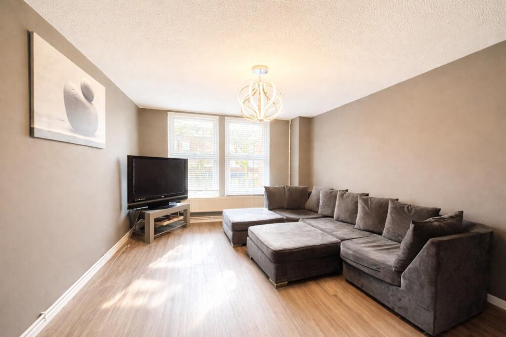 Main image of property: Silver Street N18