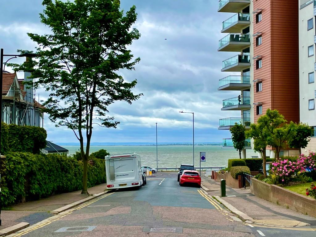 Grosvenor Road, Westcliff-On-Sea, Essex, SS0 photo 2