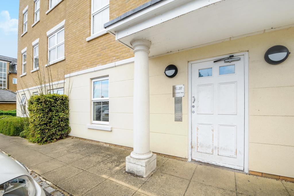 3-bed flat on Reliance Way, East Oxford, OX4, £349,500