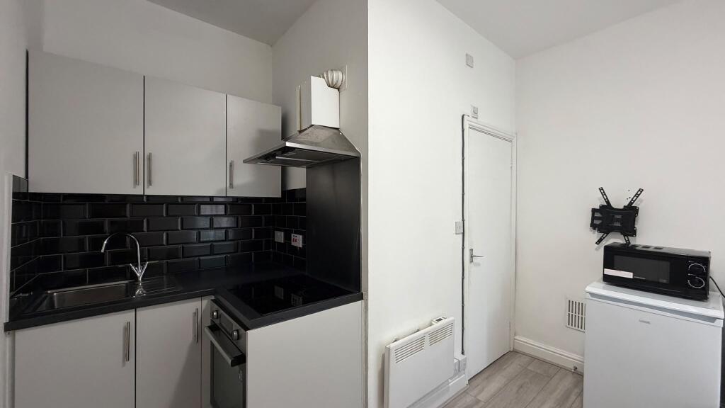 Apartment in Derby - View 2