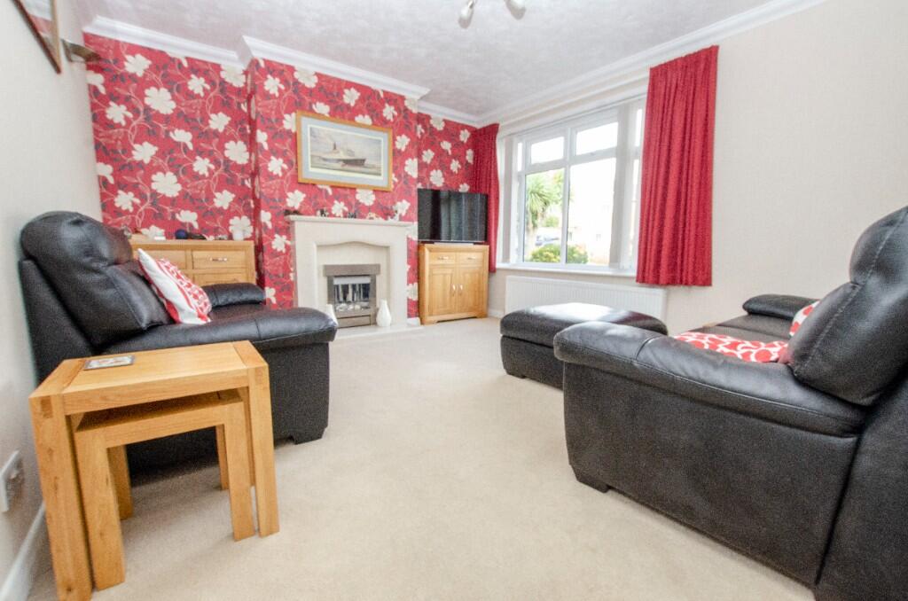 Kinsbourne Way, Southampton, Hampshire, SO19 photo 3