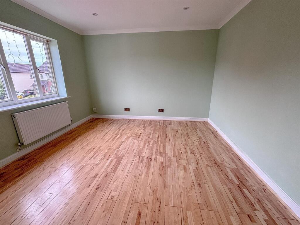 House in Weston-super-Mare, Weston Village - More