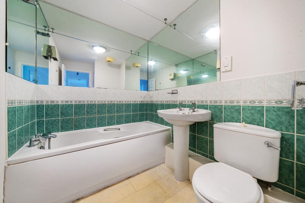 Apartment in London, Norbiton - More