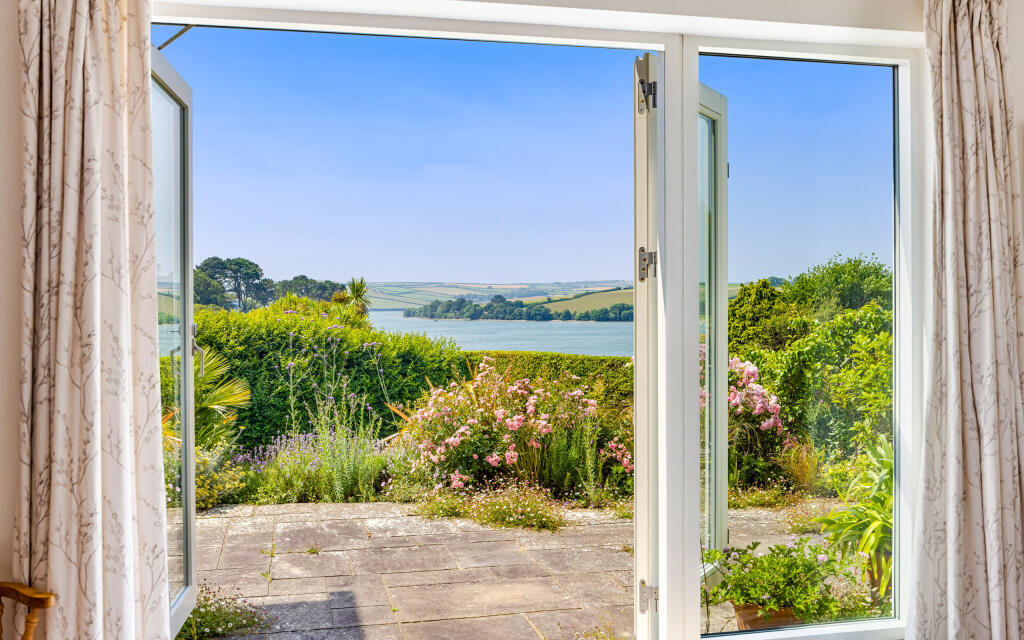 Curlew Drive, Kingsbridge, Devon photo 3