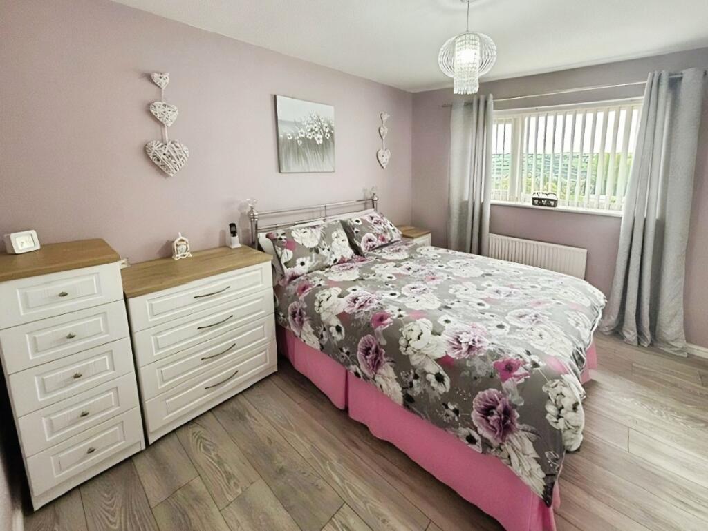 House in Newport - View 4