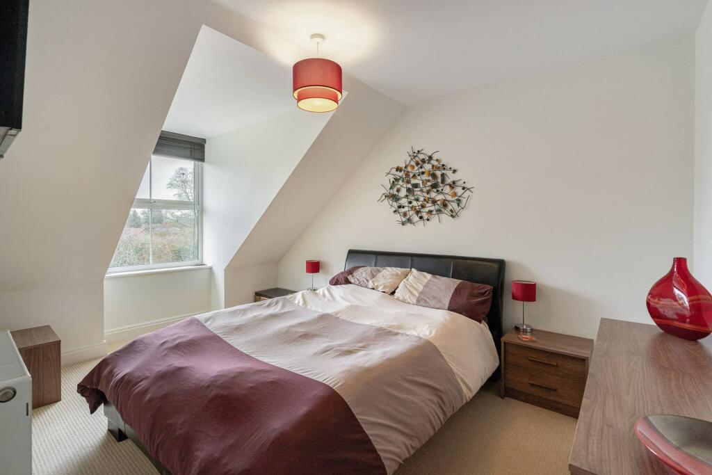 Apartment in Warwick, Myton Park - More