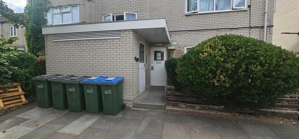 Apartment in London, Royal Borough of Greenwich - More