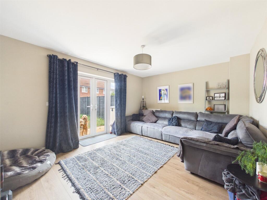 House in Gloucester - View 5