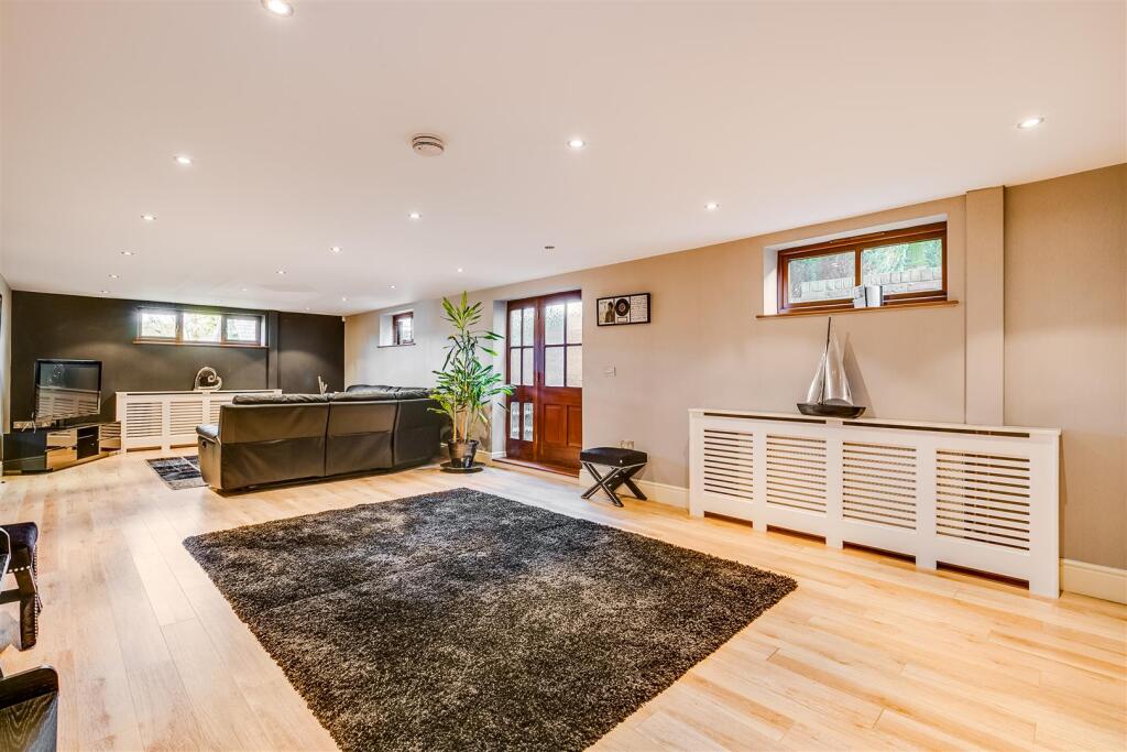 Additional image 23 of Chestnut Walk, Welwyn, AL6