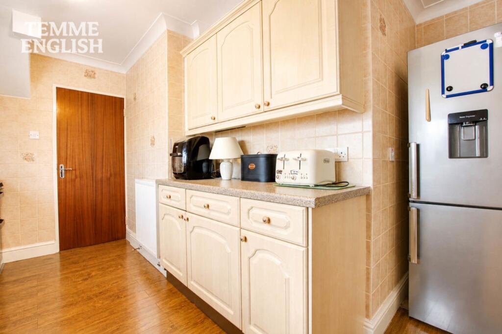 House in Southend-on-Sea - View 5