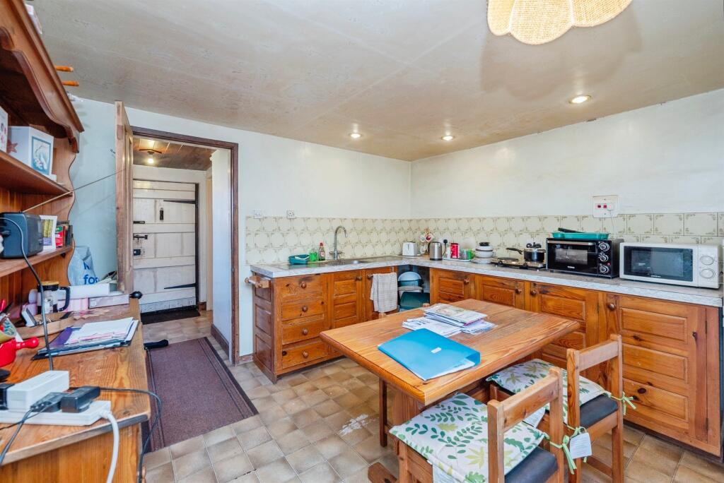 The Green, Aldborough, Norwich photo 4