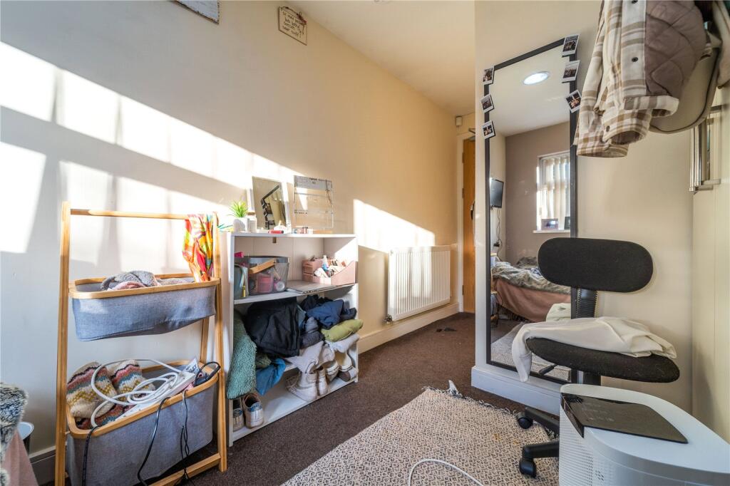 6 bedroom house for rent