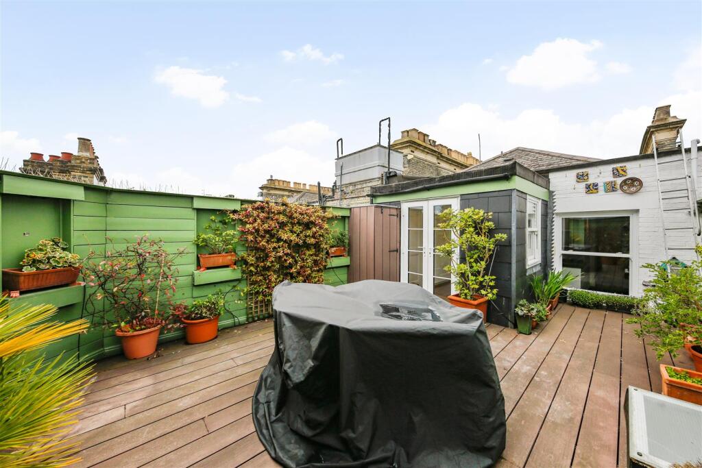 Main image of property: De Vere Gardens, South Kensington, W8
