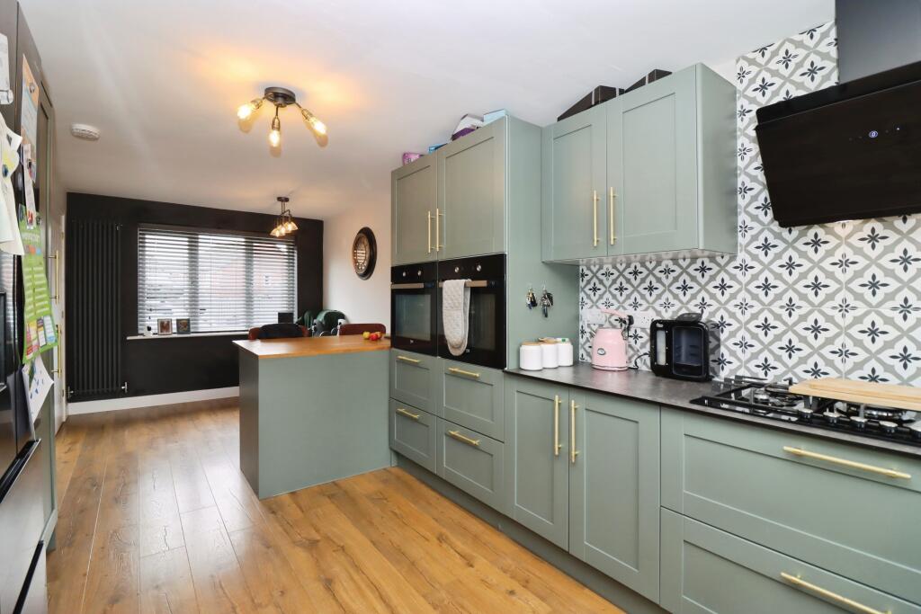 177, Masefield Avenue photo 3