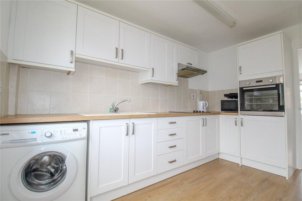 Weavers Drive, Trowbridge photo 2