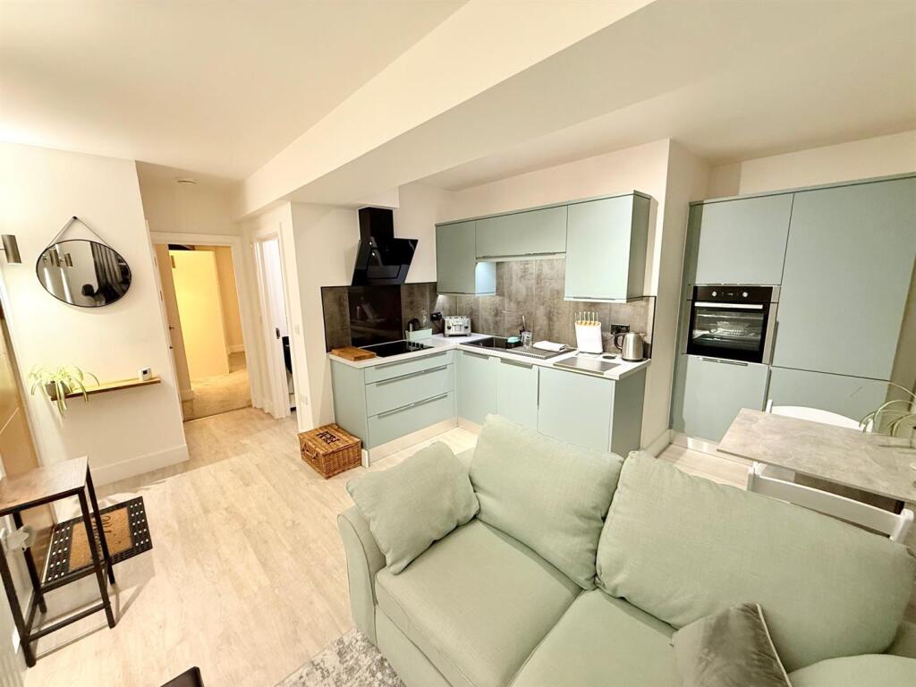 Apartment in Epping Forest, Waltham Abbey - View 4