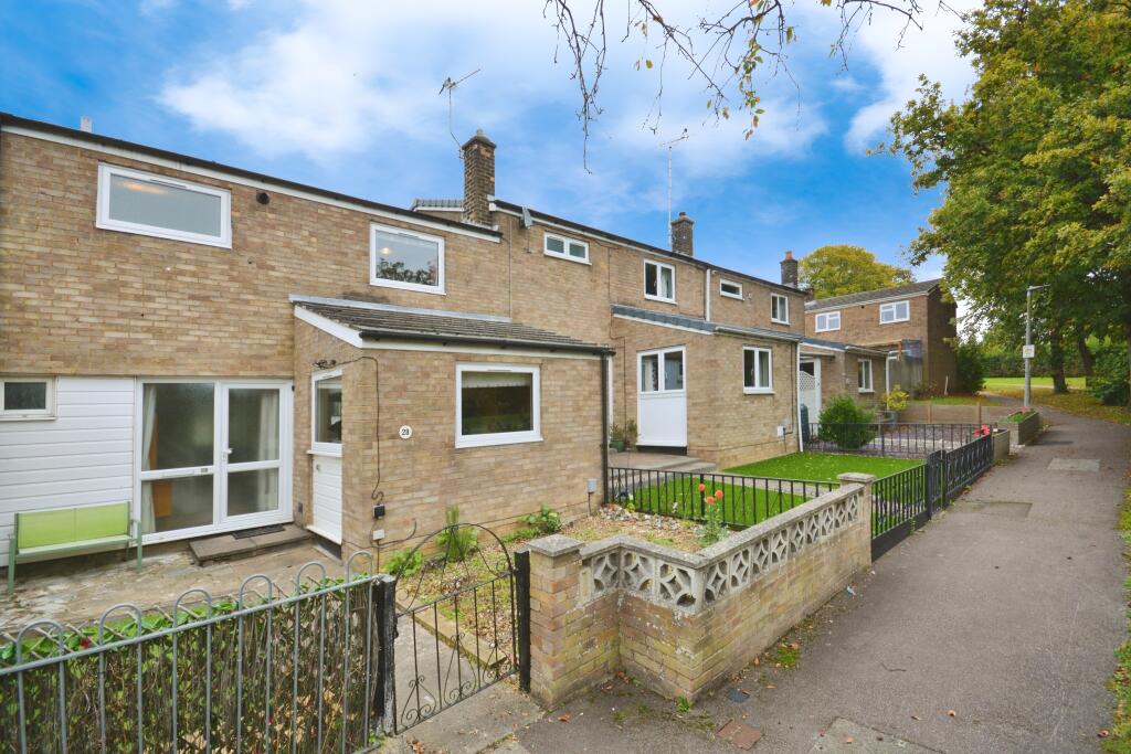 3-bed terraced on Grace Way, Stevenage, SG1, £380,000