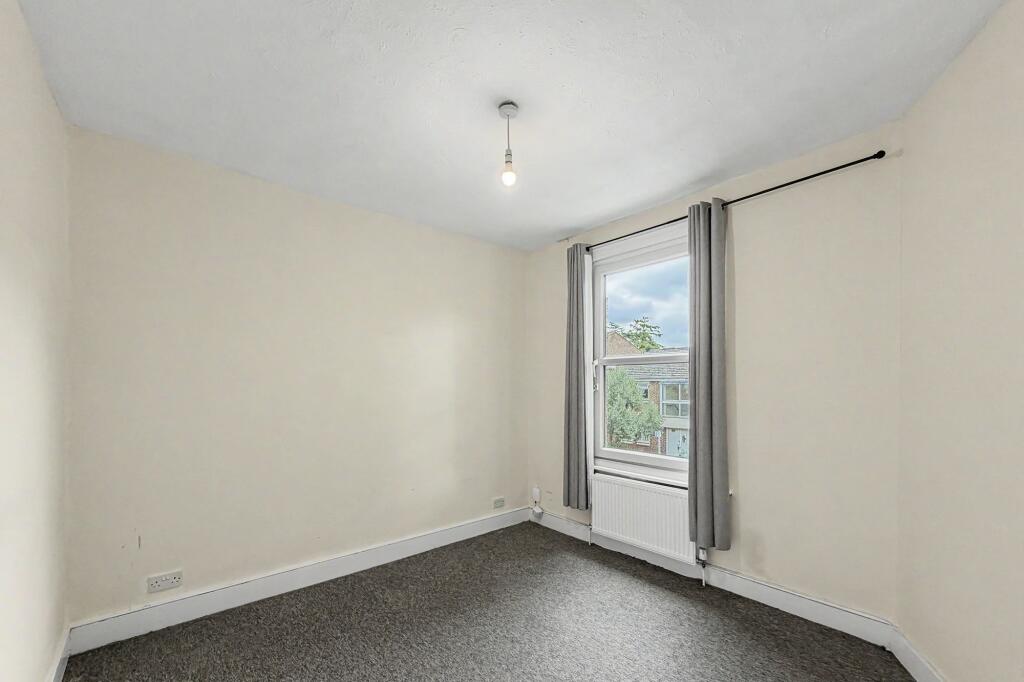 15 The Avenue, Tottenham, London, N17 6TB photo 2