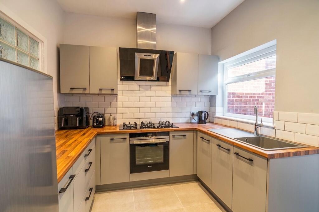 House in Hull, Newland - More