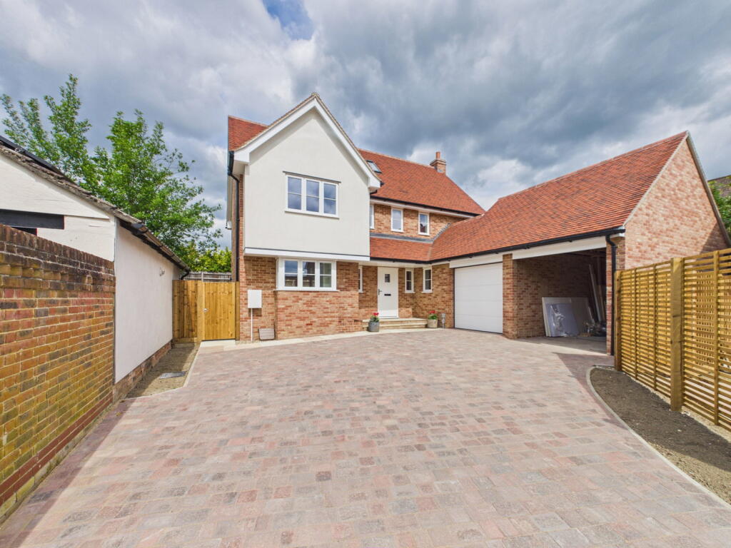 5-bed detached on St Andrews Court, Colne Engaine, Essex CO6 2FQ, £800,000