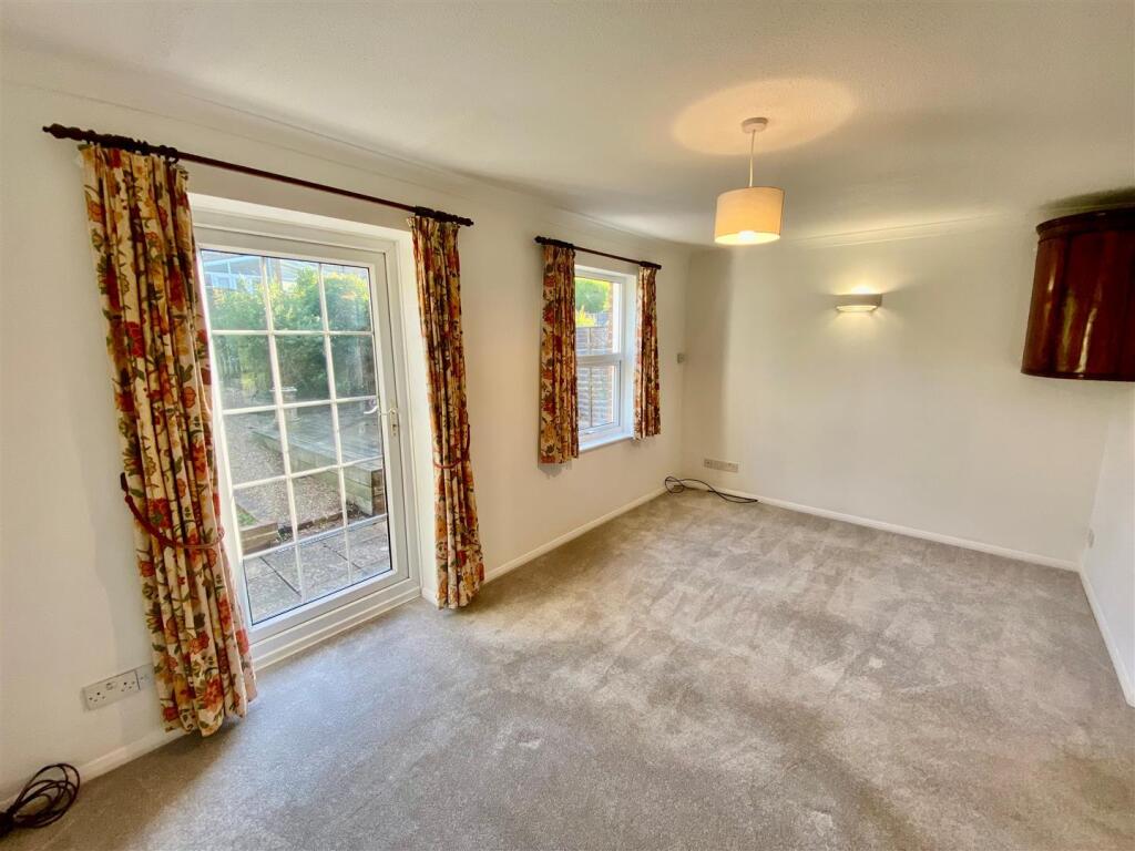 House in Dacorum, Berkhamsted - View 2