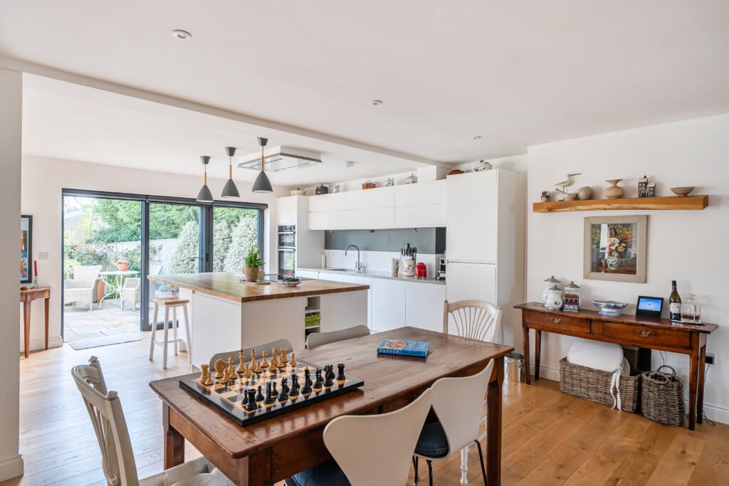 Additional image 4 of Immaculate home - Central Wells