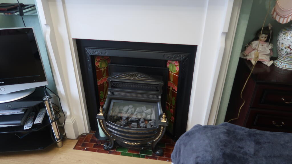 House in Newport - View 4