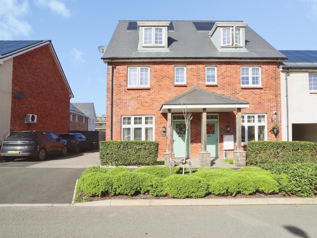 Main image of property: Cilgant Eirin, Tonyrefail, Porth
