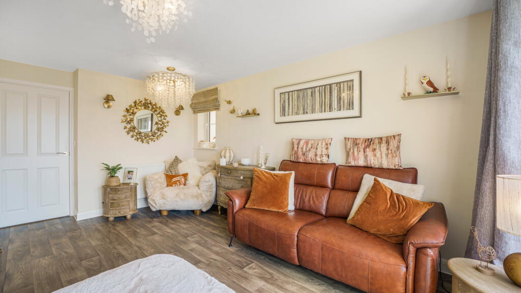 House in Saltash, Cornwall - More