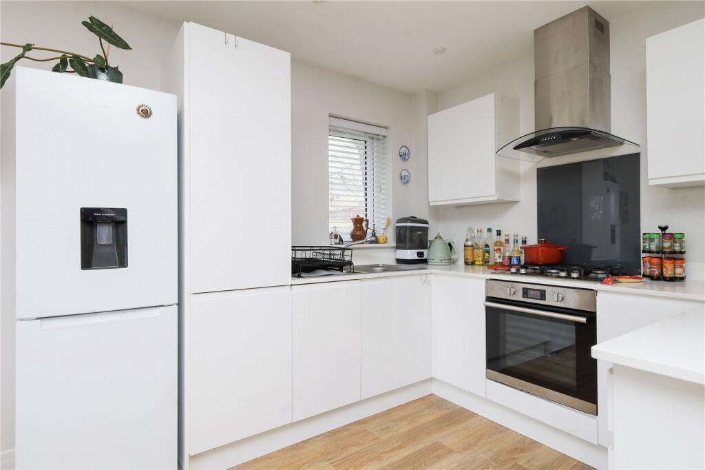 Apartment in Waverley, Haslemere - View 5