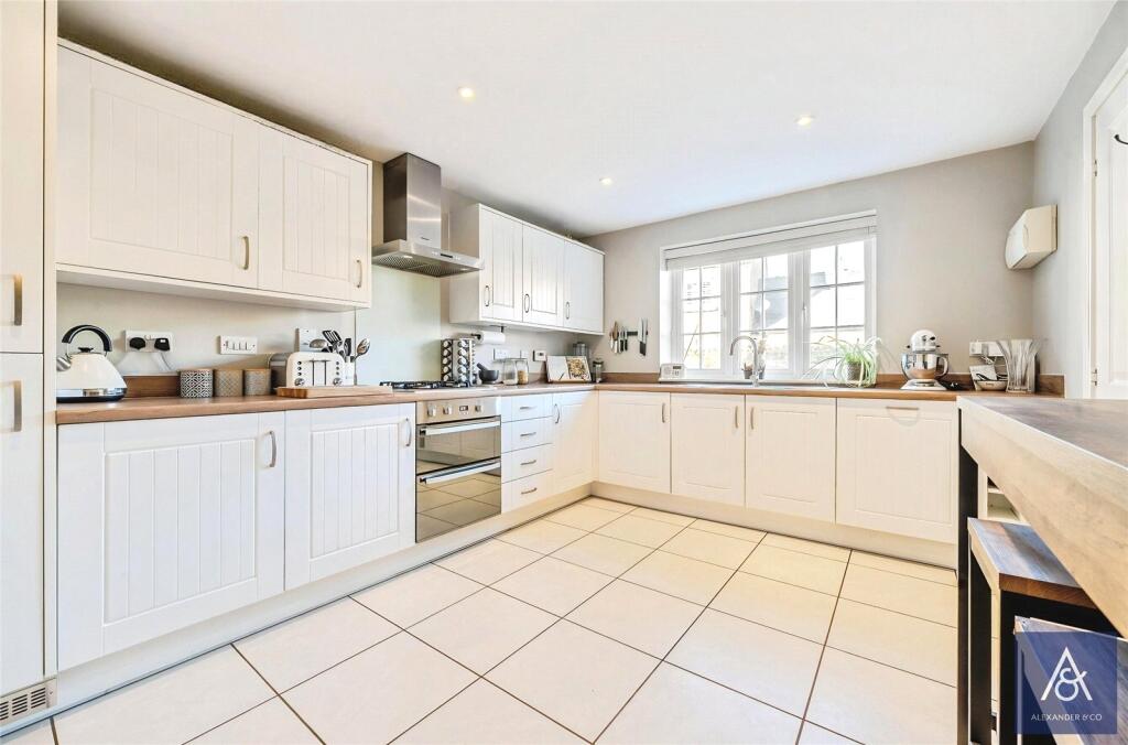 Leather Lane, Middleton Cheney, Banbury photo 3