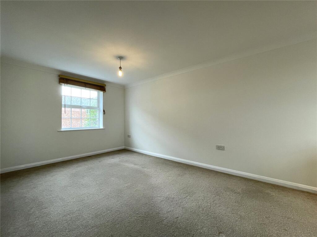 Apartment in Taunton, Firepool - View 5