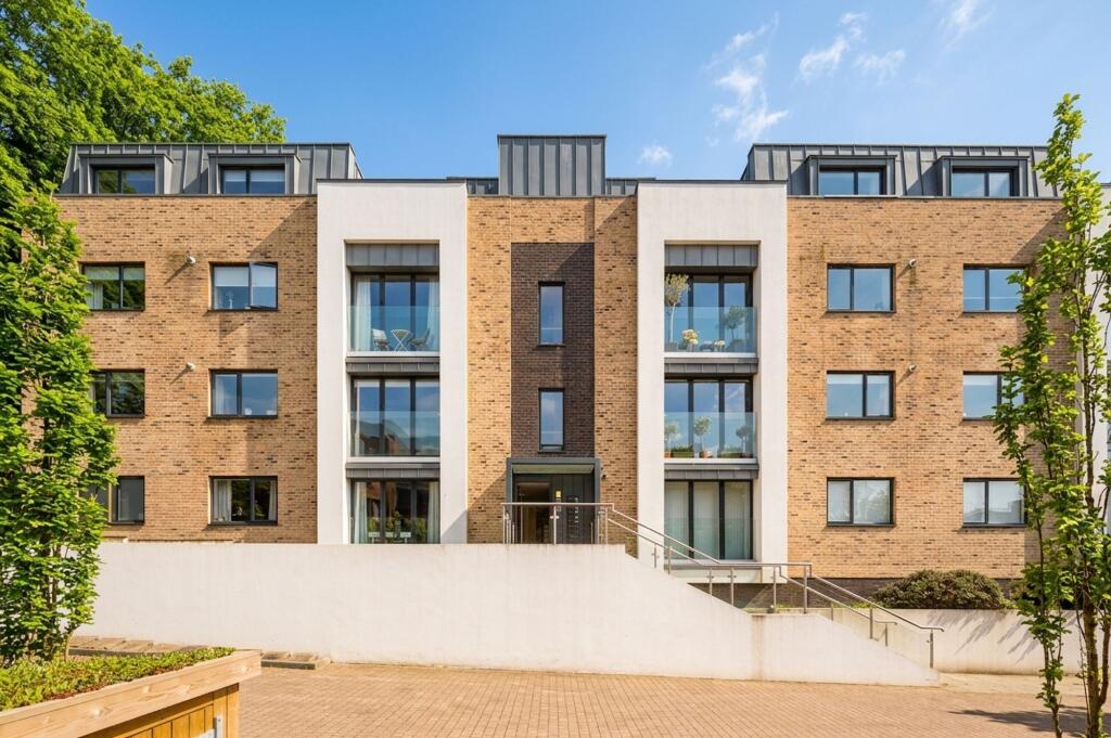 Main image of property: Connaught Gardens, Muswell Hill, N10