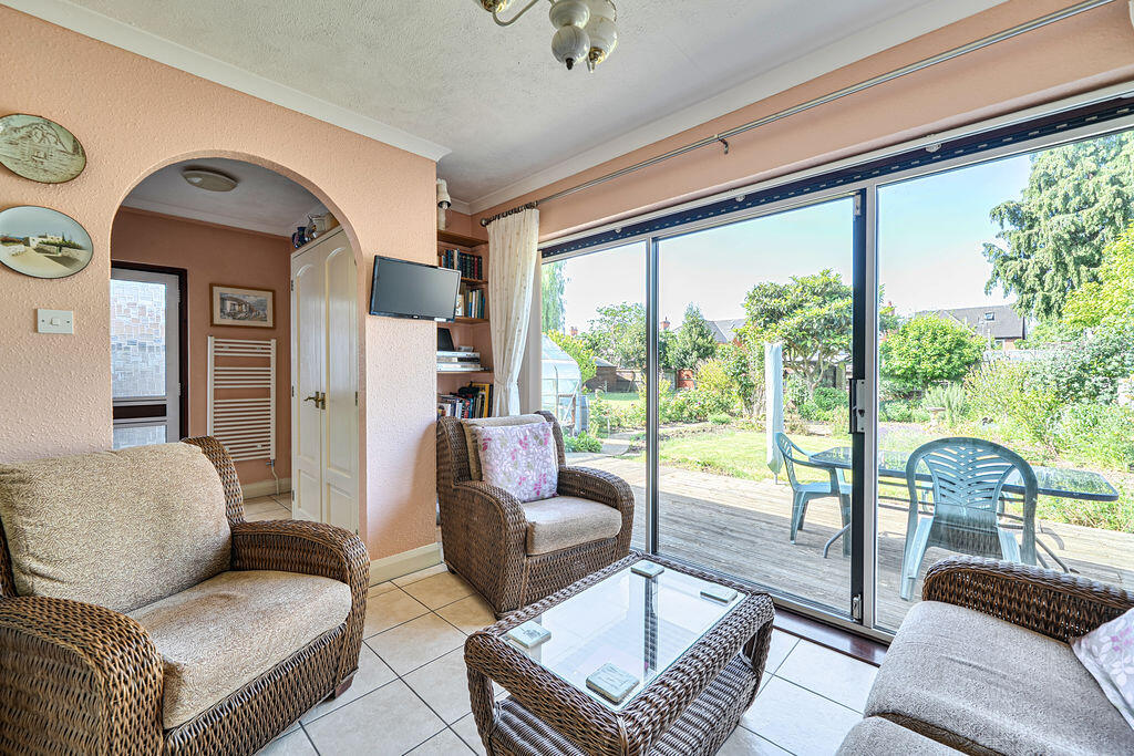 Leon Avenue, Bletchley, Milton Keynes - View 5