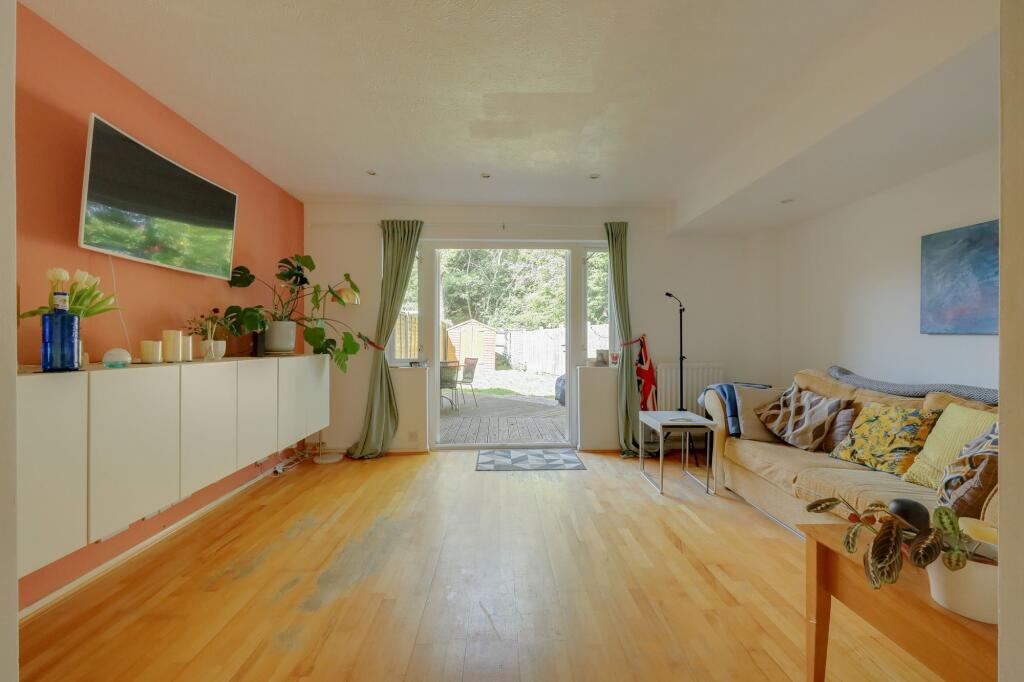 Payton Drive, Burgess Hill, RH15 photo 3