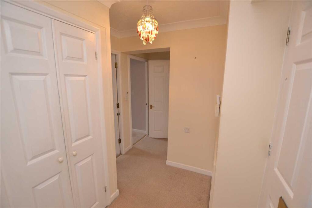 Albion Court, CM2 photo 4