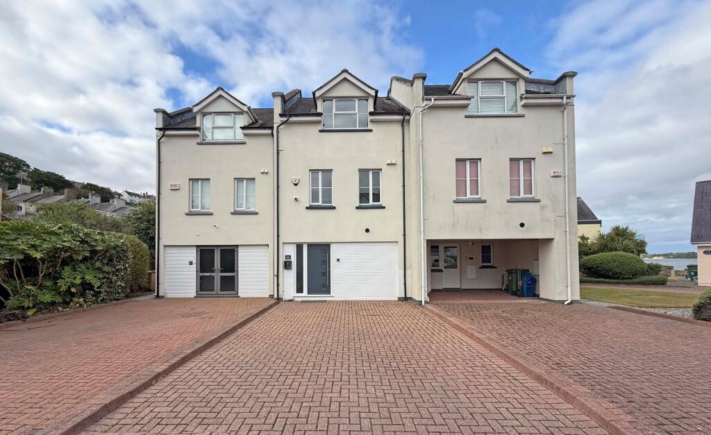 Main image of property: Hen Gei Llechi, Y Felinheli, Gwynedd, LL56