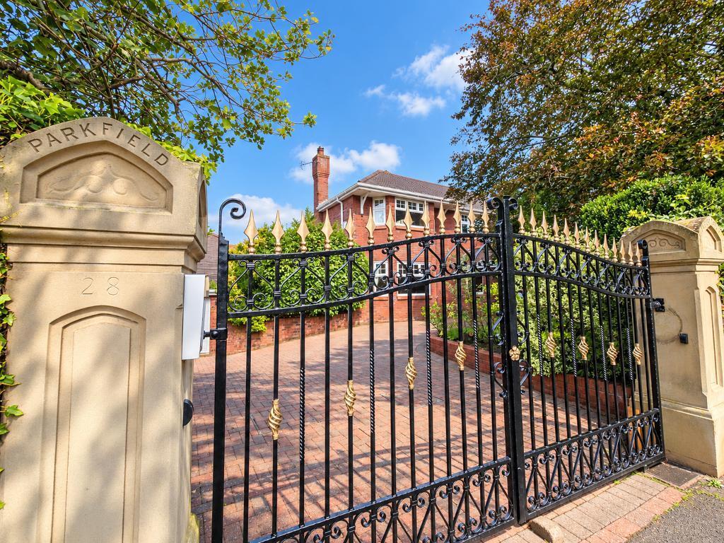 4 Bedroom Detached in PR8 2HE