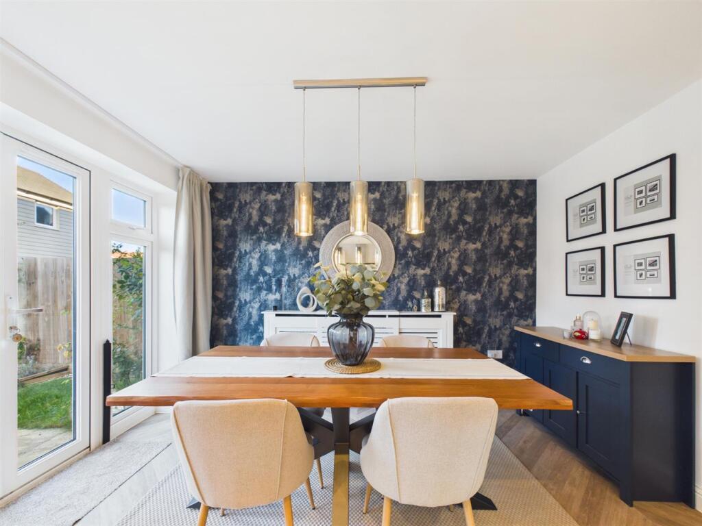 House in Stoke Mandeville, Buckinghamshire - View 5