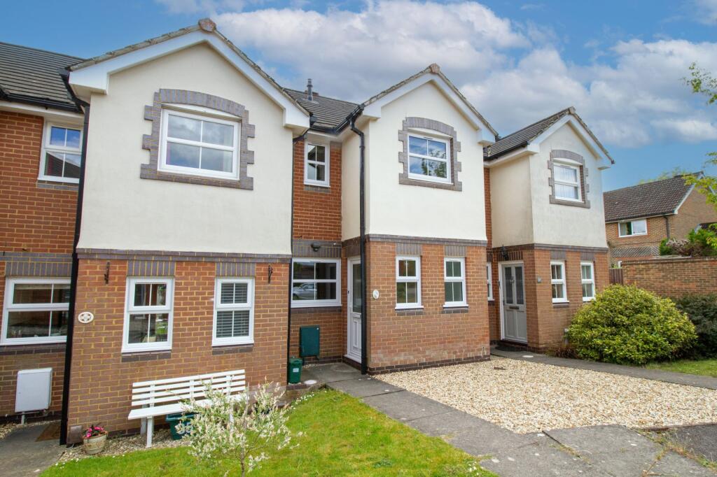 Main image of property: Hop Garden, Church Crookham, GU52