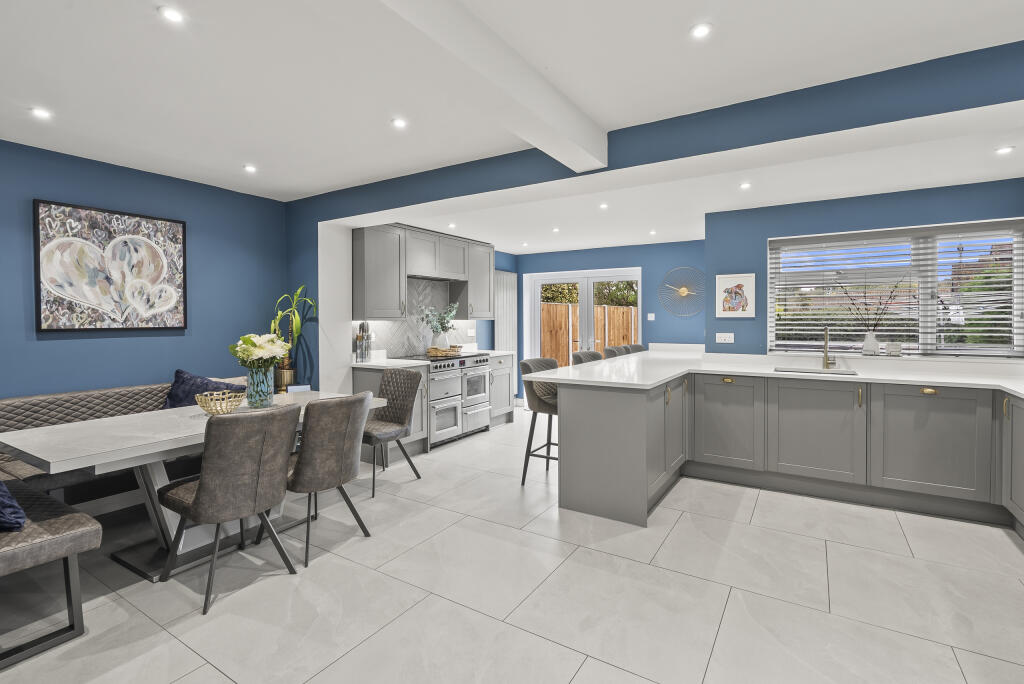 Oakfield Drive, Kempsey, Worcester, Worcestershire. photo 2