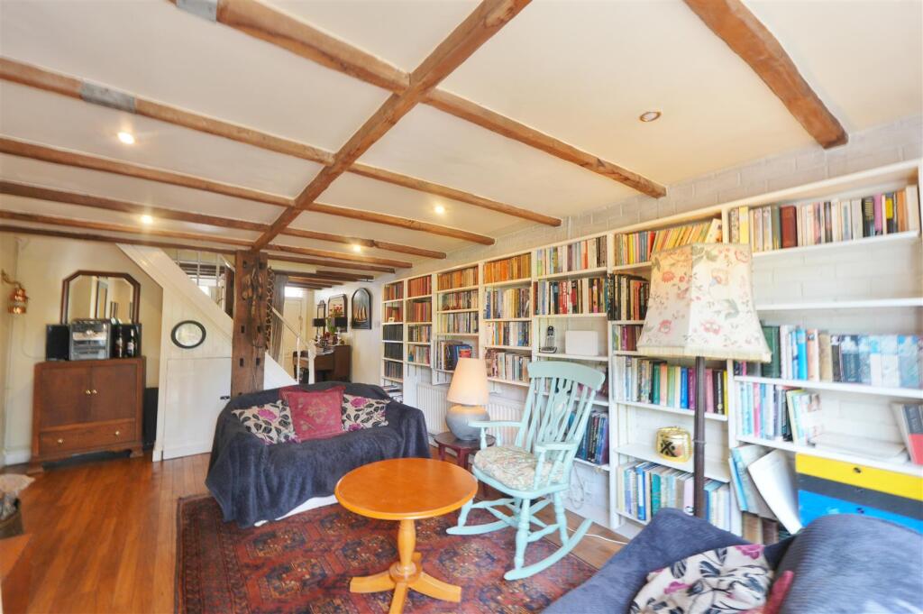 House in Slough - View 3